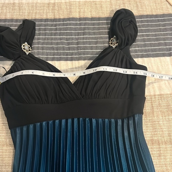 🔥Betsy & Adam,Stunning Statement Gown, Long Ity Ombre Charmous Dress,EUC,Size 6 - Picture 12 of 16